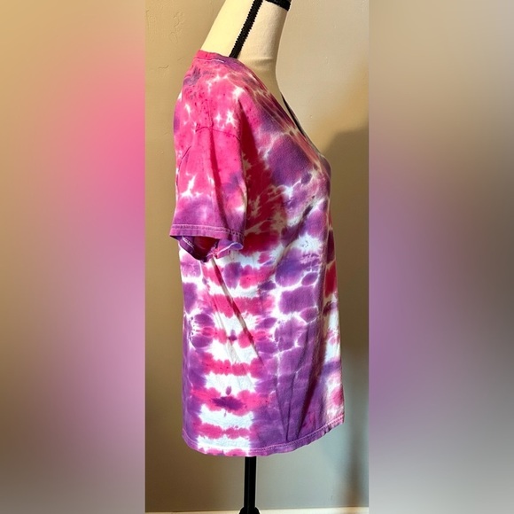 Purple Blue White Tie Dye V Neck Tee Handmade DIY Homemade Summertime - Picture 3 of 4